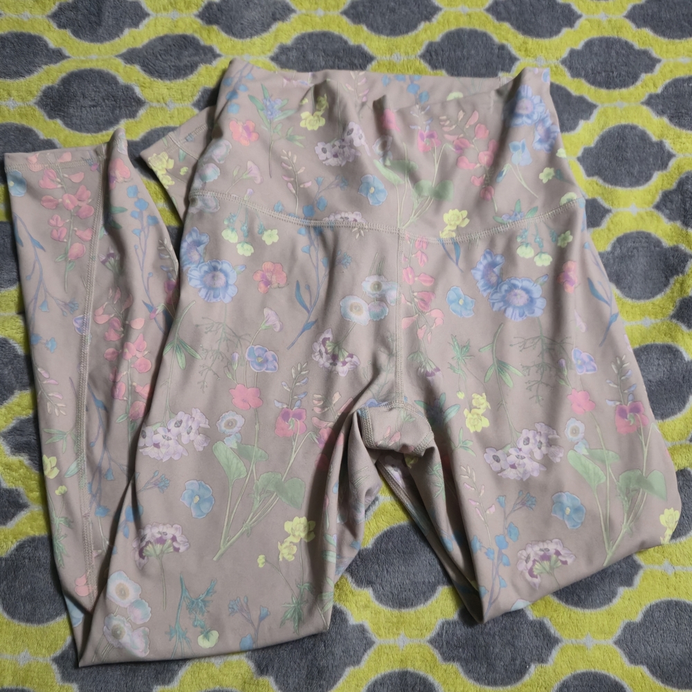 Fabletics XS Leggings with Pastel Floral Design